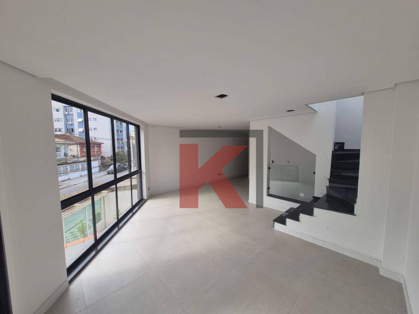 Sobrado à venda com 3 quartos, 215m² - Foto 4