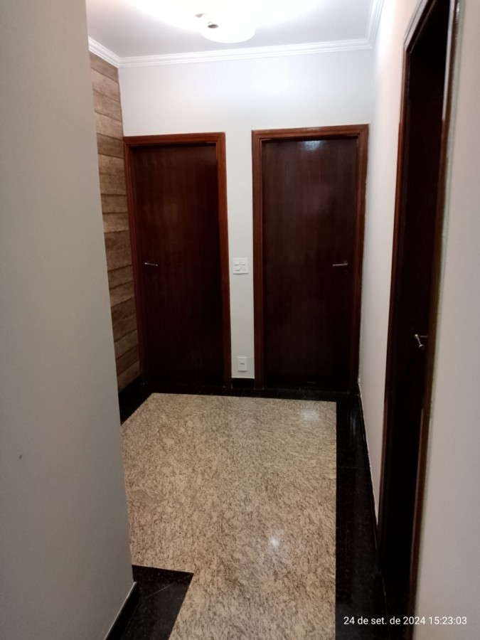 Casa à venda com 3 quartos, 300m² - Foto 8