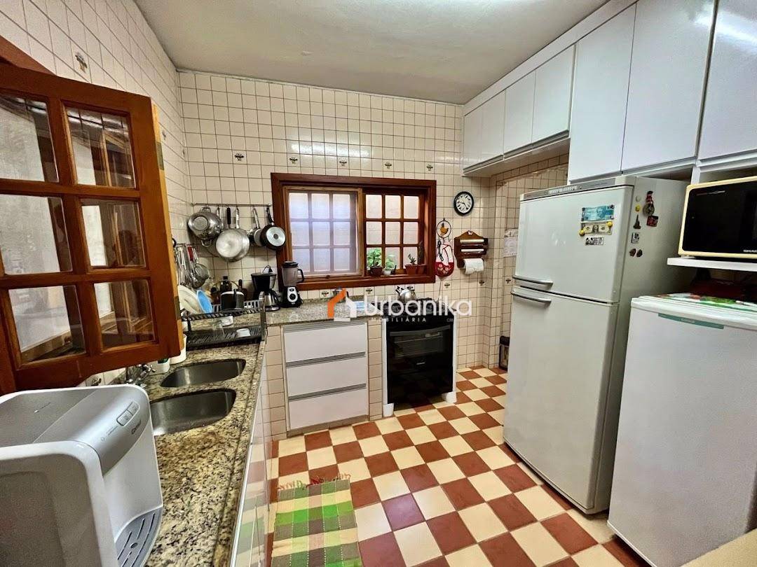 Casa, 3 quartos, 180 m² - Foto 2