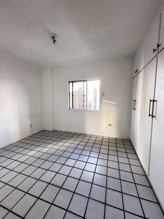 Apartamento para alugar com 3 quartos, 105m² - Foto 13