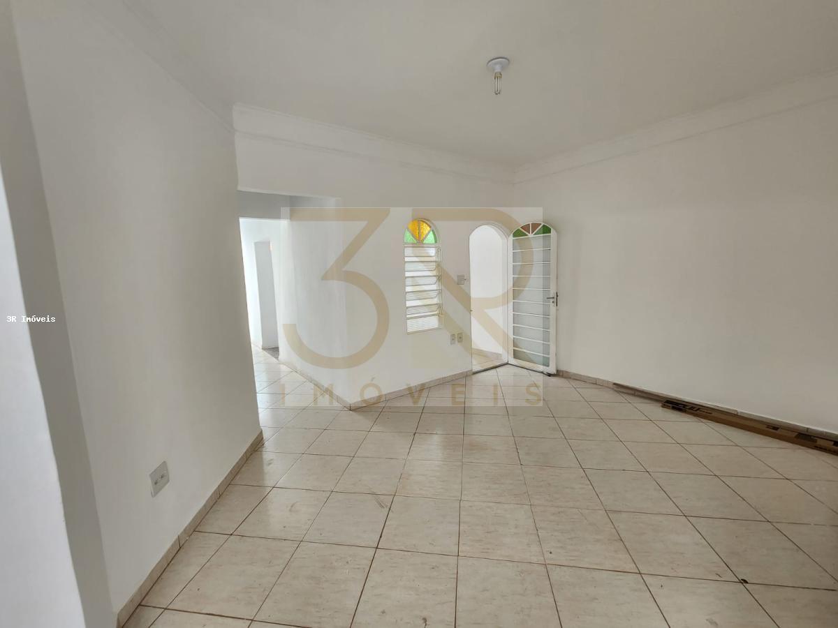 Casa à venda com 1 quarto, 85m² - Foto 4