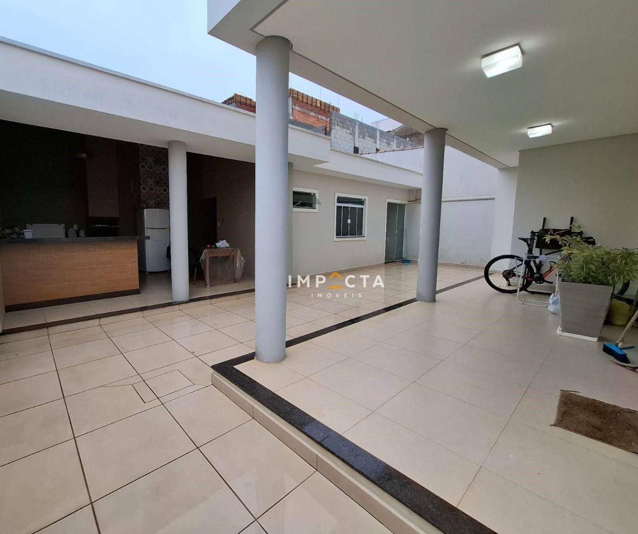 Casa à venda com 4 quartos, 244m² - Foto 7