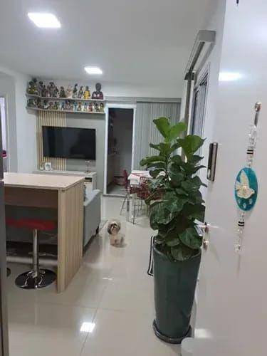 Apartamento à venda com 2 quartos, 75m² - Foto 2