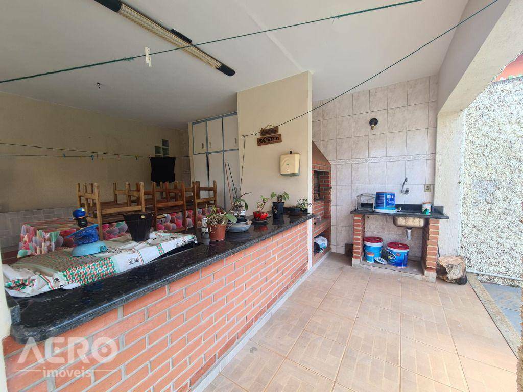 Casa à venda com 3 quartos, 316m² - Foto 42