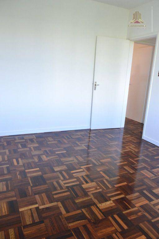 Apartamento à venda com 2 quartos, 61m² - Foto 3