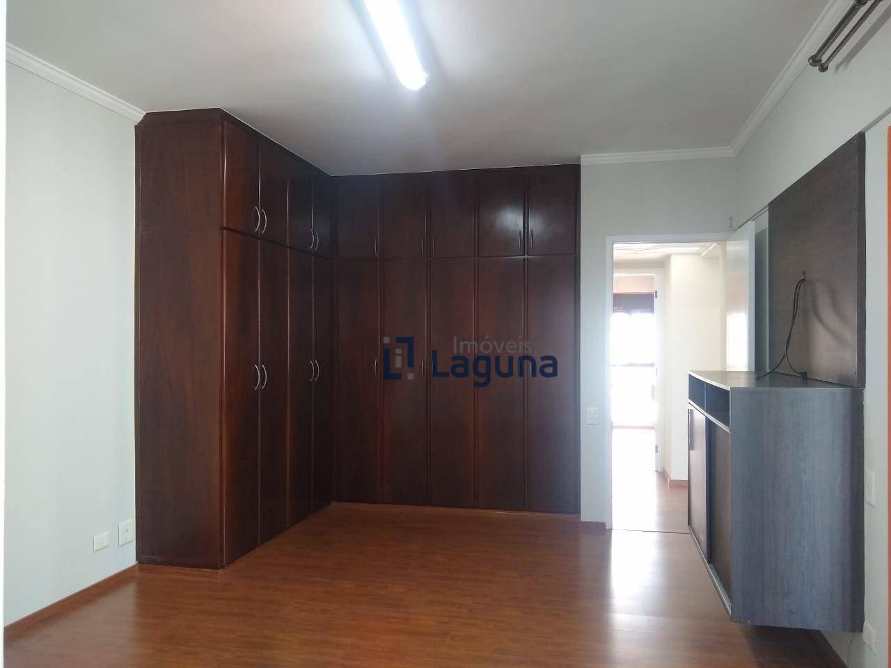 Apartamento à venda com 3 quartos, 180m² - Foto 12