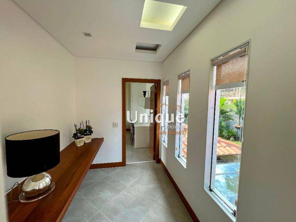 Casa à venda com 4 quartos, 356m² - Foto 24