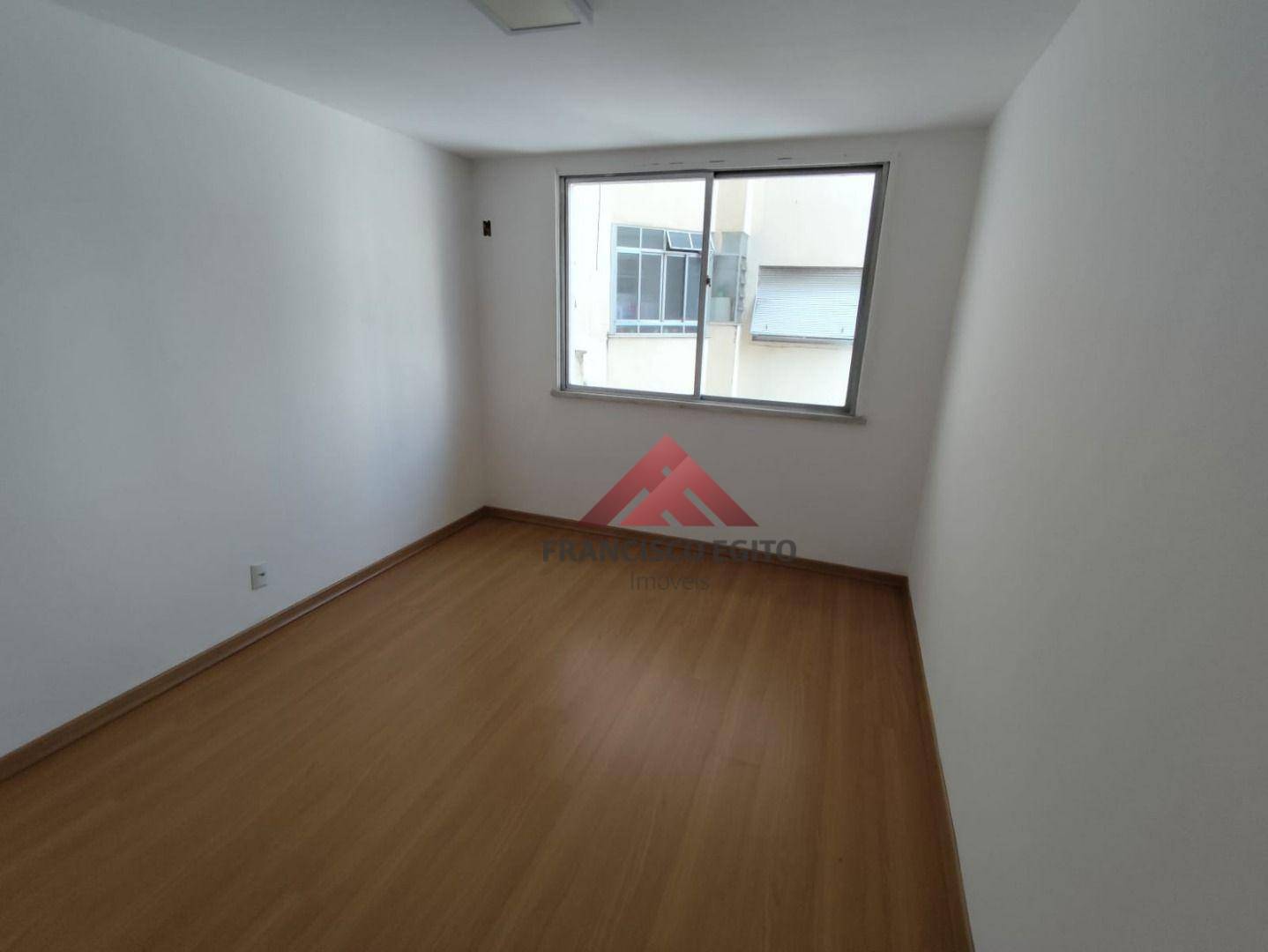 Apartamento à venda com 4 quartos, 110m² - Foto 5