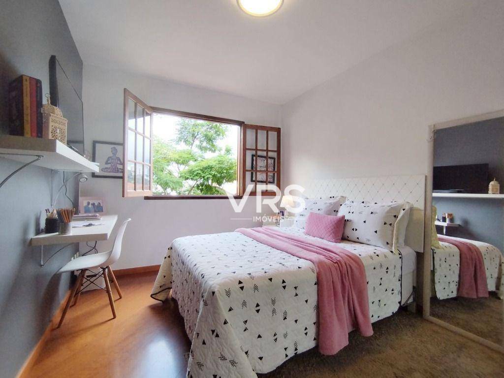 Casa à venda com 5 quartos, 180m² - Foto 22