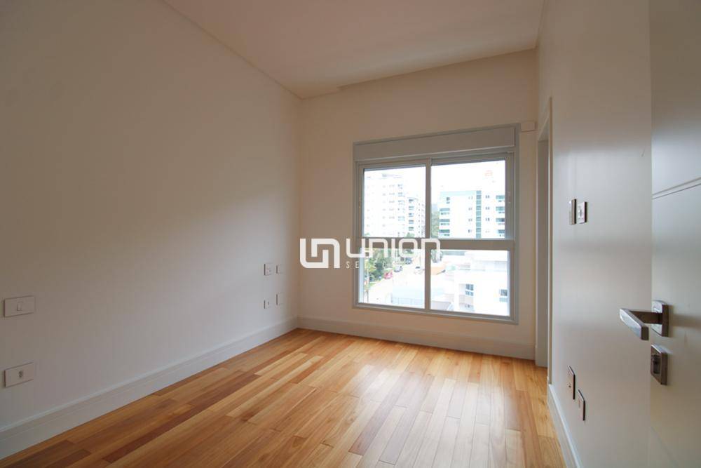 Apartamento à venda com 3 quartos, 156m² - Foto 18