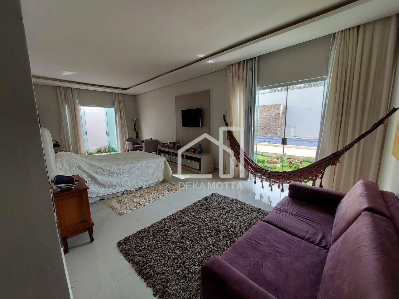 Casa à venda com 4 quartos, 320m² - Foto 1