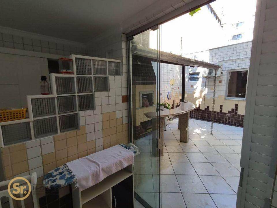 Apartamento à venda com 3 quartos, 190m² - Foto 4