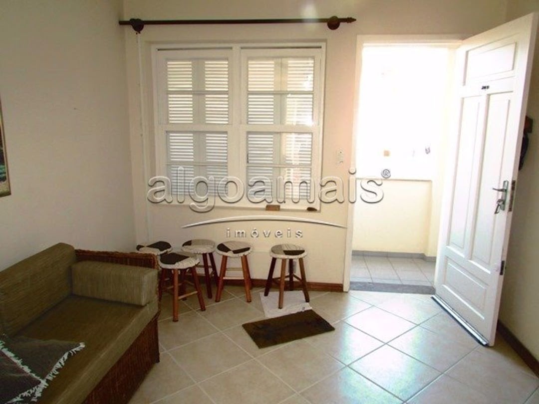 Apartamento à venda com 2 quartos, 74m² - Foto 1