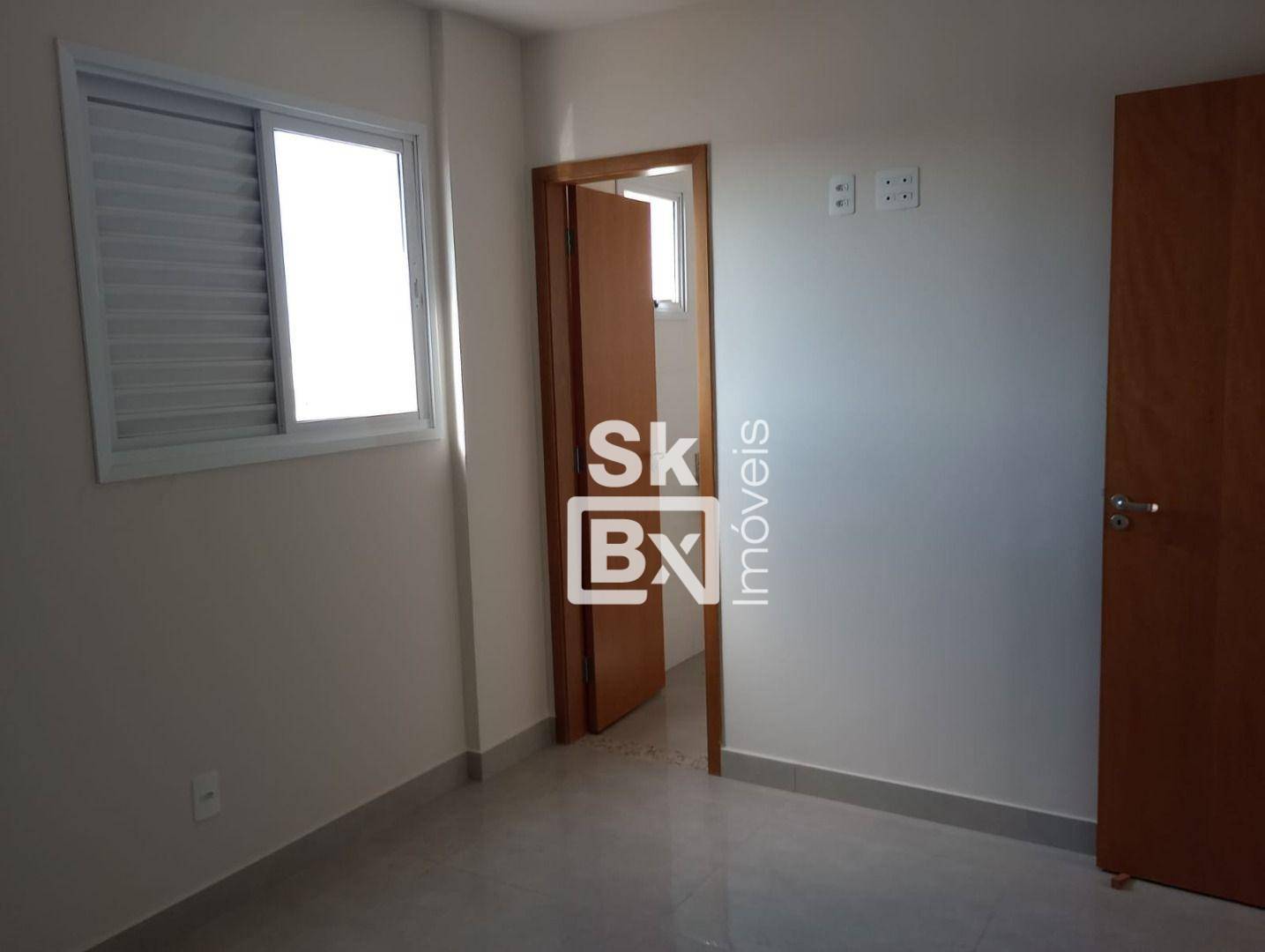 Apartamento à venda com 2 quartos, 67m² - Foto 14