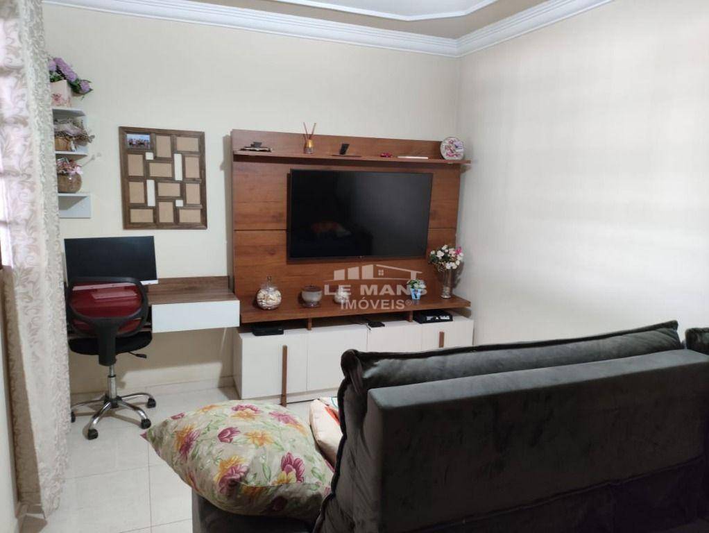 Casa à venda com 2 quartos, 90m² - Foto 1