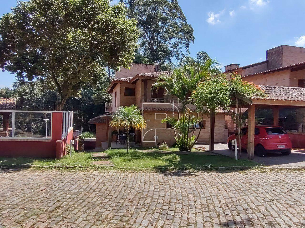 Casa de Condomínio à venda com 3 quartos, 320m² - Foto 1