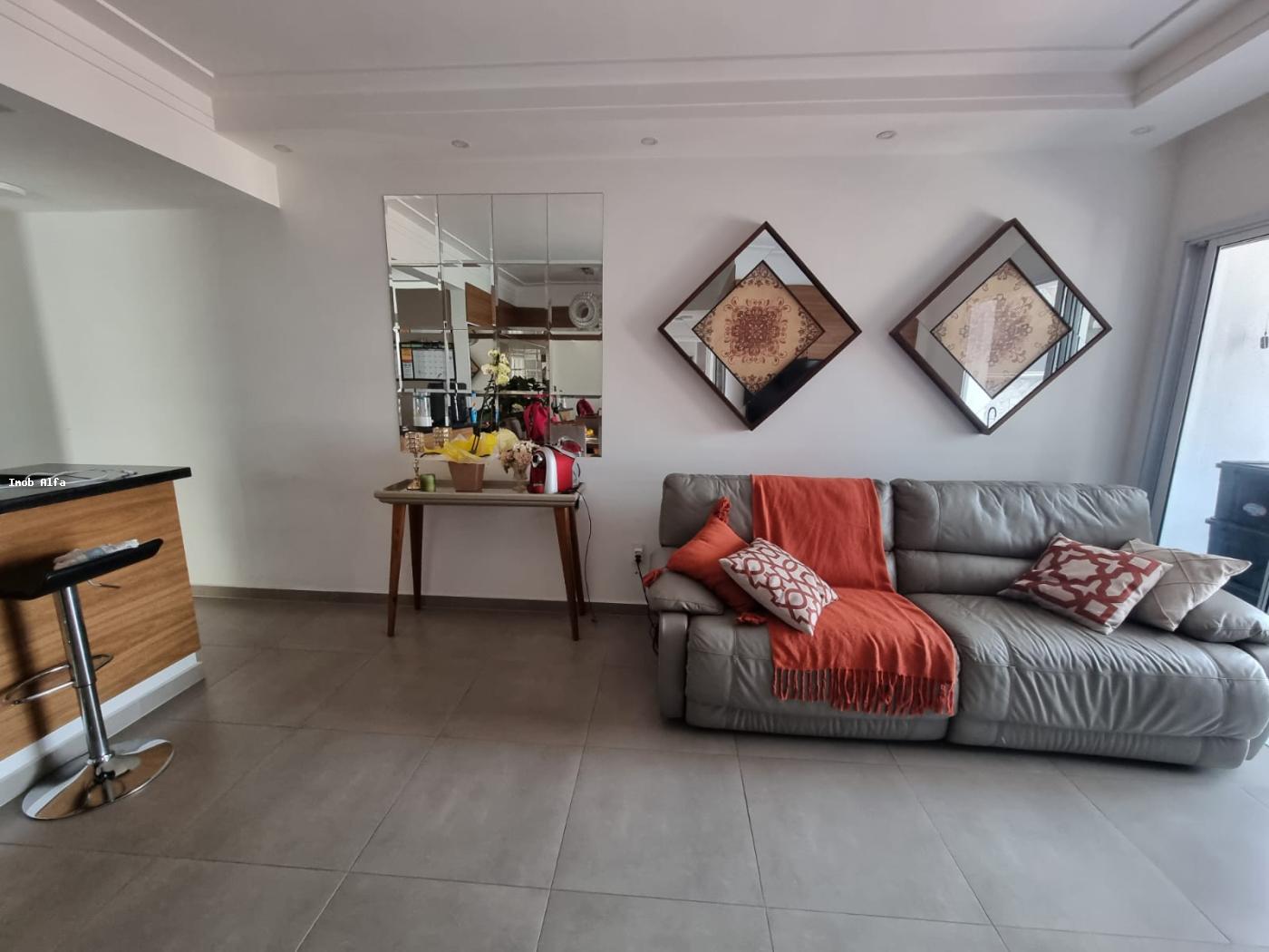 Apartamento à venda com 2 quartos, 72m² - Foto 4