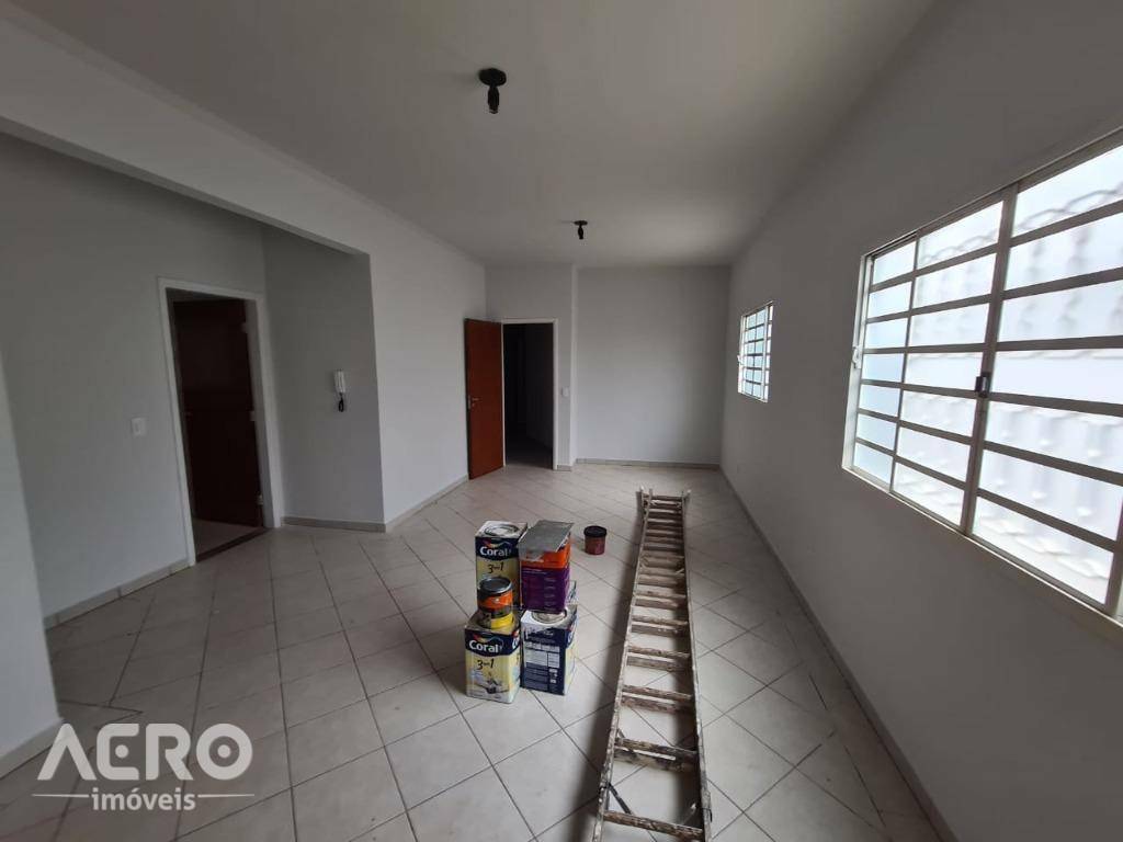 Casa à venda com 4 quartos, 200m² - Foto 18