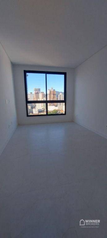 Apartamento à venda com 3 quartos, 200m² - Foto 20