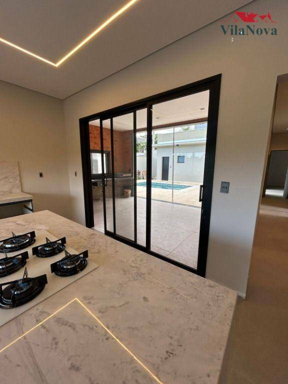 Casa de Condomínio à venda com 3 quartos, 300m² - Foto 3