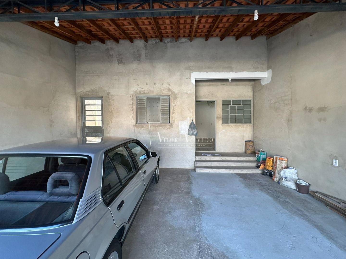 Casa à venda com 3 quartos, 110m² - Foto 1