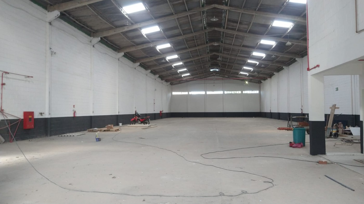Depósito-Galpão-Armazém para alugar com 1 quarto, 700m² - Foto 6