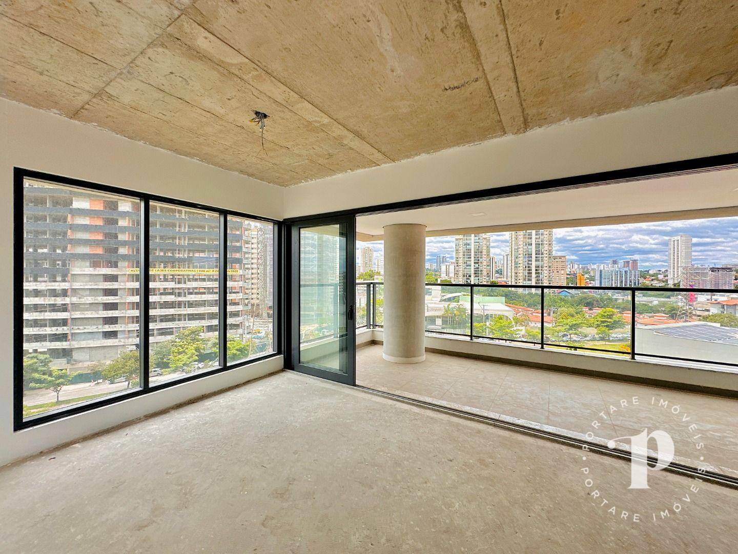 Apartamento à venda com 3 quartos, 151m² - Foto 1