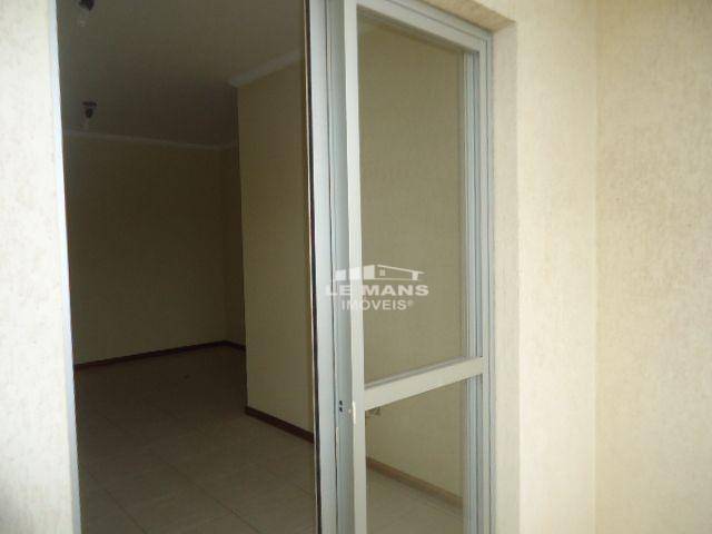 Apartamento à venda com 2 quartos, 77m² - Foto 4