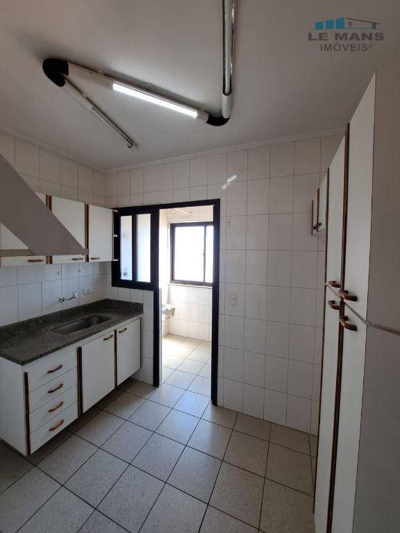 Apartamento à venda com 3 quartos, 75m² - Foto 2