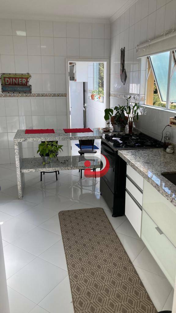 Apartamento à venda com 3 quartos, 141m² - Foto 12