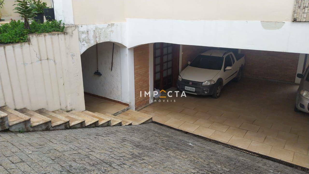 Casa à venda com 10 quartos, 500m² - Foto 4