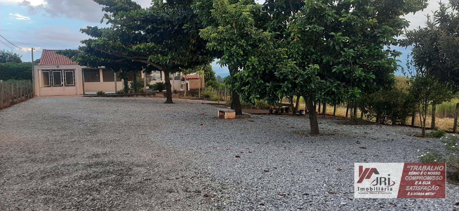 Chácara à venda e aluguel com 2 quartos, 926M2 - Foto 2