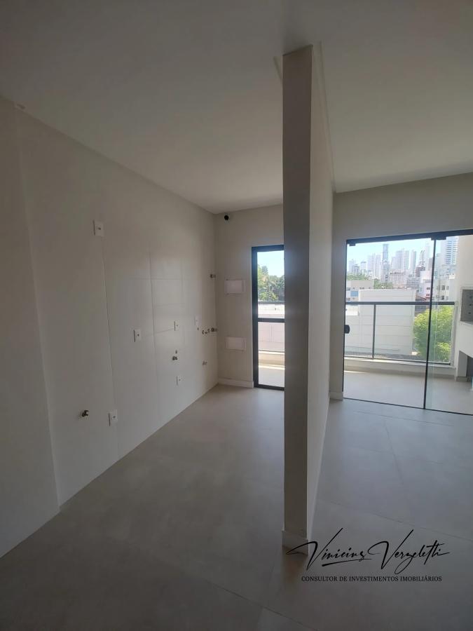 Apartamento à venda com 2 quartos, 64m² - Foto 6