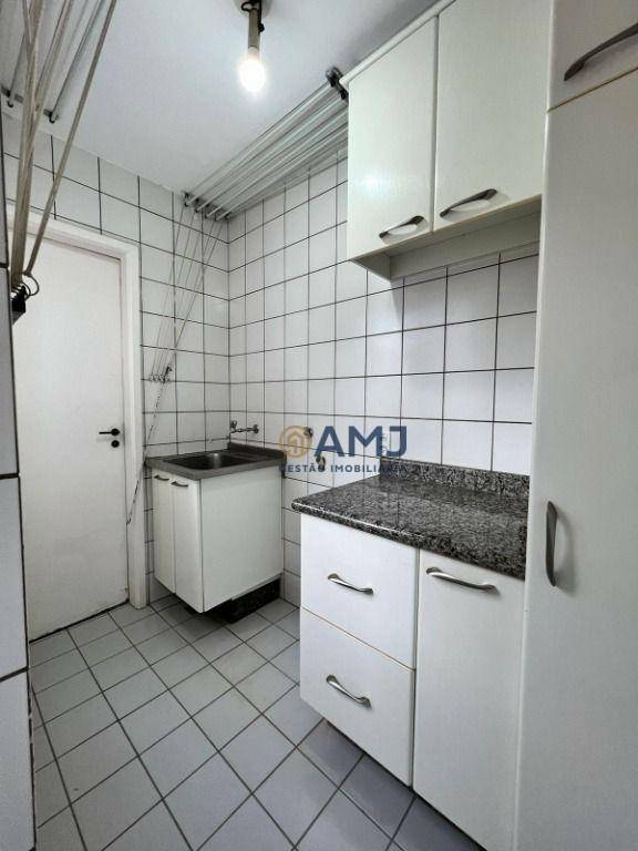 Apartamento para alugar com 3 quartos, 110m² - Foto 11