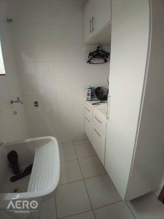 Casa à venda e aluguel com 3 quartos, 230m² - Foto 19