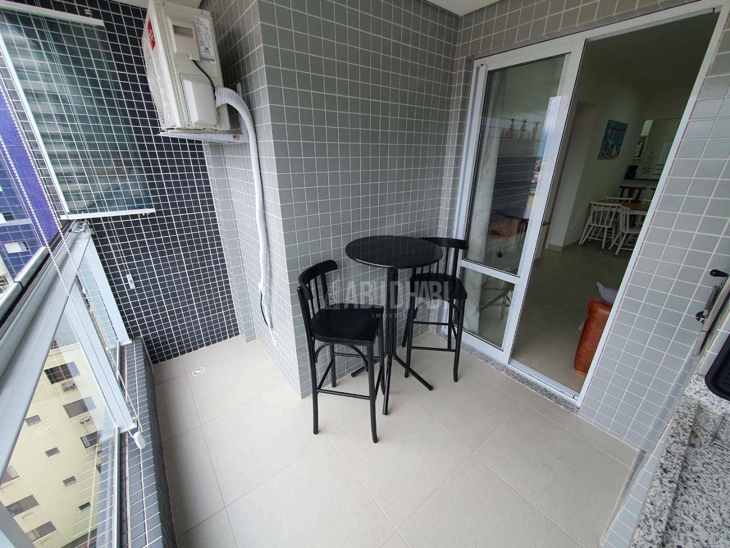 Apartamento à venda com 2 quartos, 74m² - Foto 2