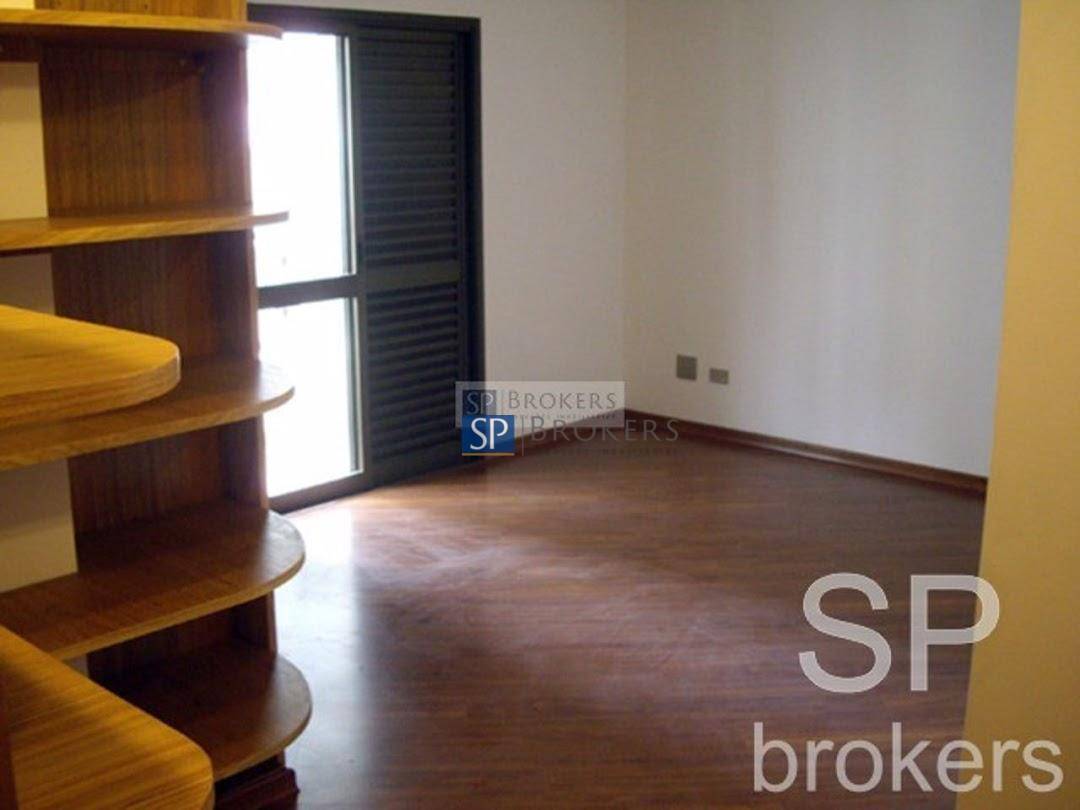 Apartamento à venda com 3 quartos, 225m² - Foto 5