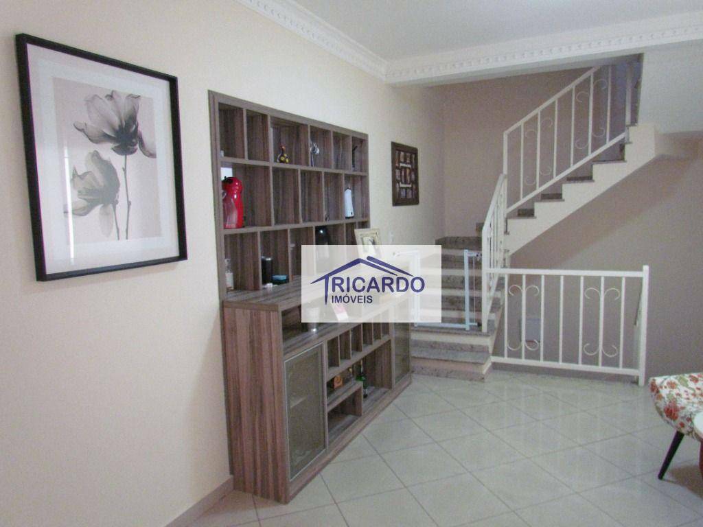 Casa de Condomínio à venda com 3 quartos, 240m² - Foto 18