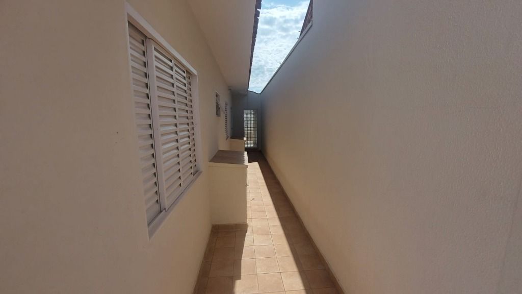 Casa à venda com 3 quartos, 200m² - Foto 26