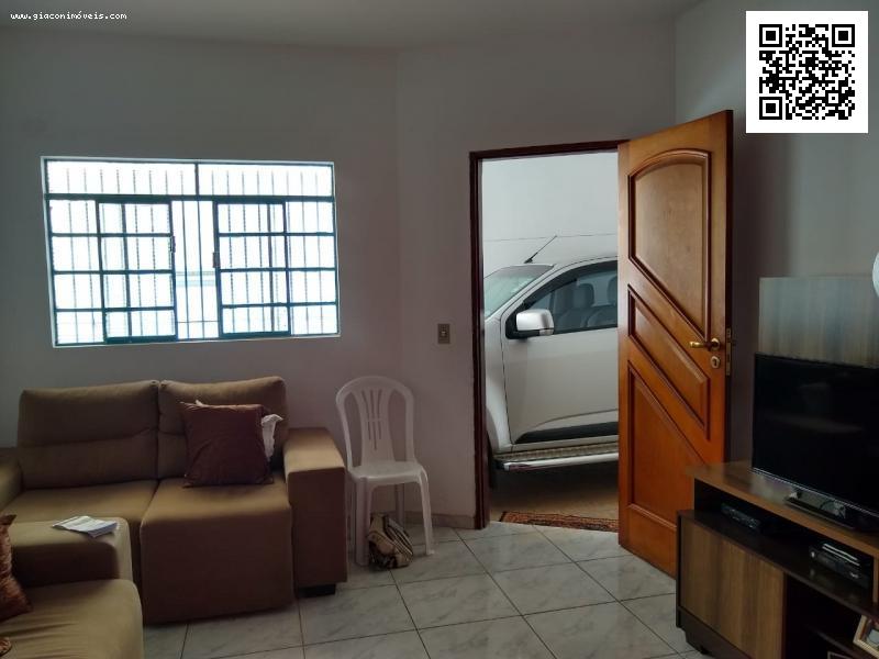 Casa à venda com 3 quartos, 200m² - Foto 12