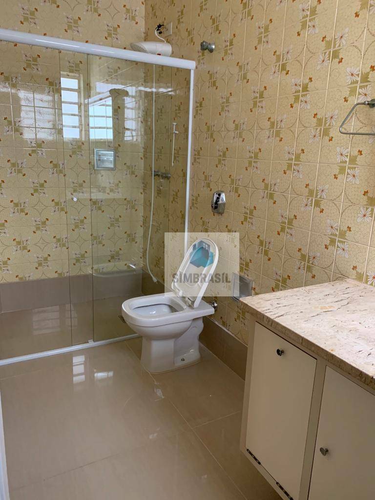 Casa para alugar com 3 quartos, 196m² - Foto 19