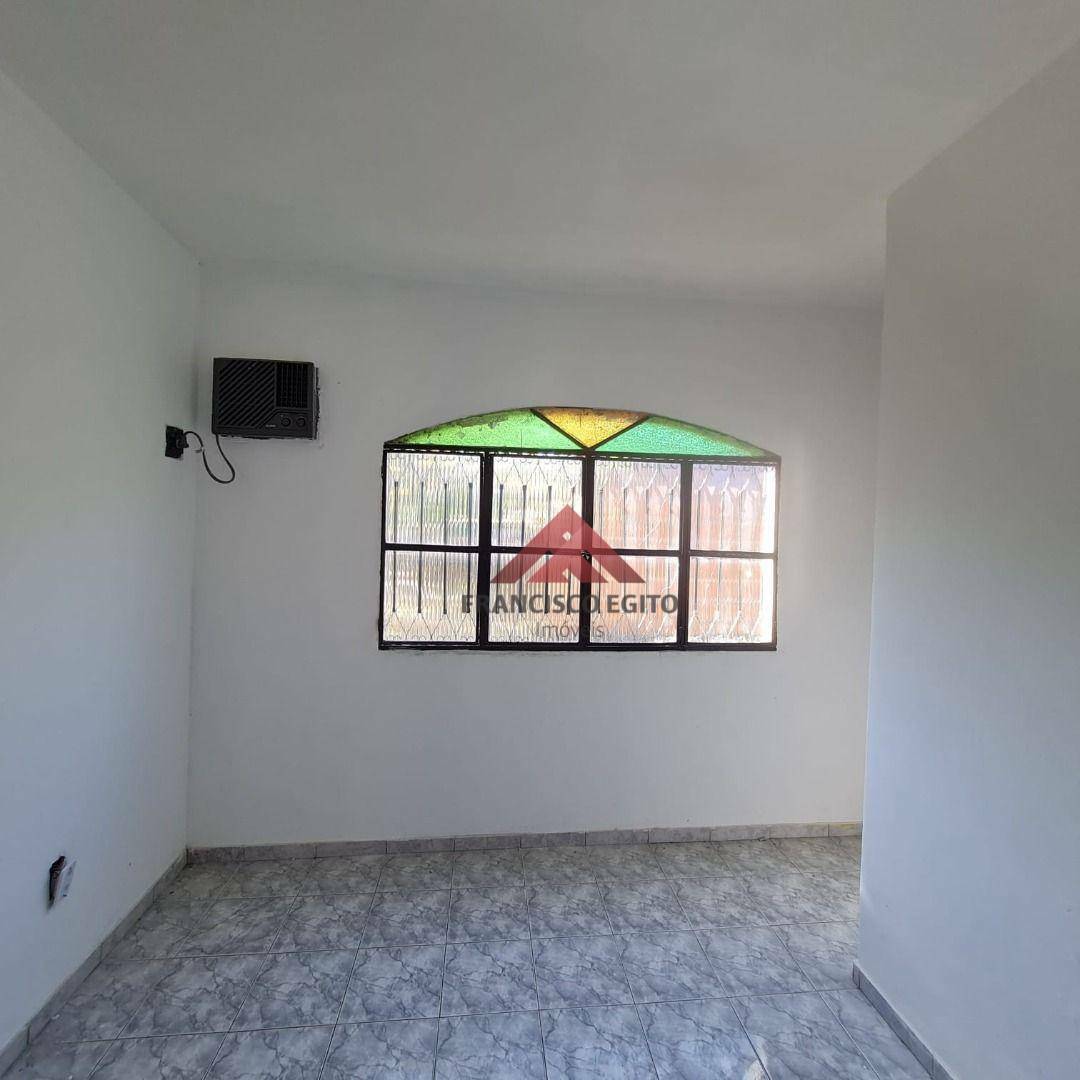 Casa à venda com 5 quartos, 130m² - Foto 10