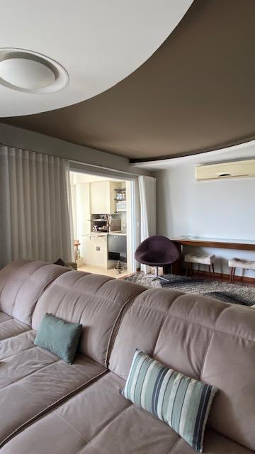 Apartamento para alugar com 3 quartos, 135m² - Foto 19