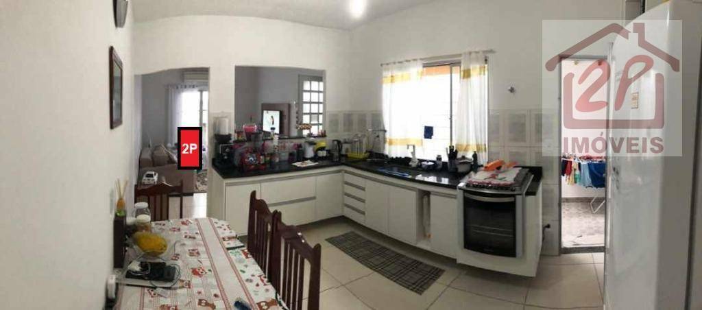 Casa à venda com 3 quartos, 190M2 - Foto 1