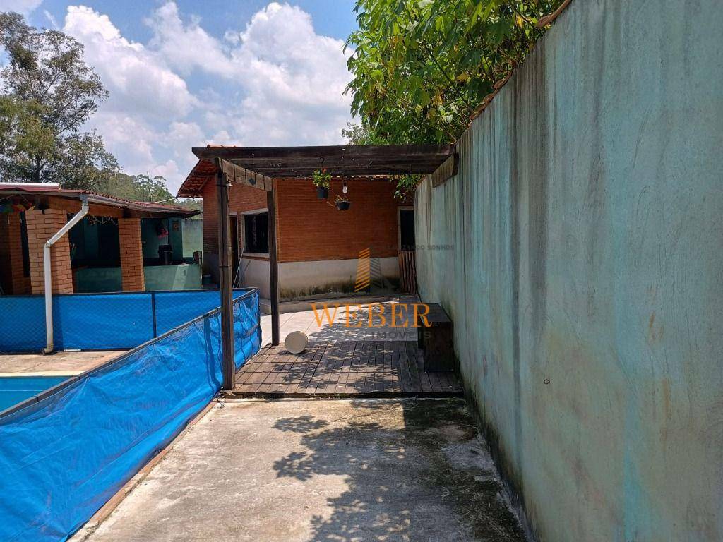 Casa à venda com 3 quartos, 120m² - Foto 1