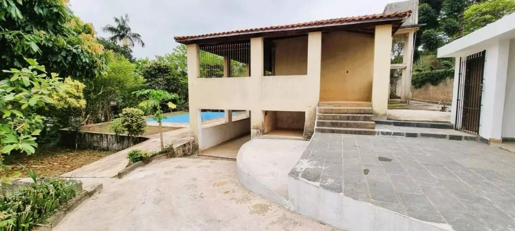 Casa à venda com 4 quartos, 350m² - Foto 1