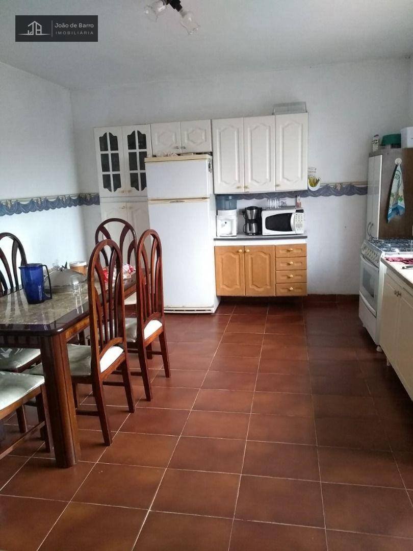 Casa à venda e aluguel com 3 quartos, 160m² - Foto 3