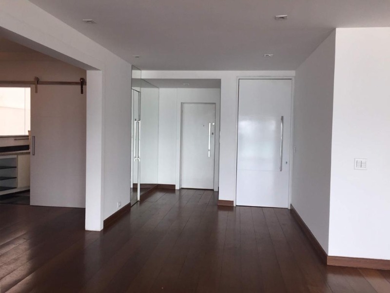 Apartamento à venda com 4 quartos, 300m² - Foto 8