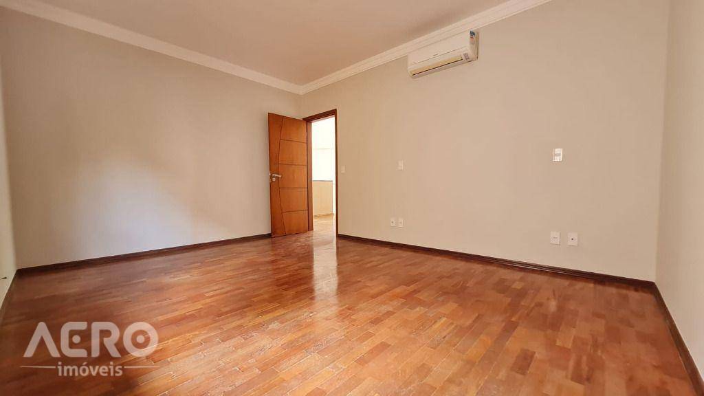 Casa de Condomínio à venda com 4 quartos, 400m² - Foto 23