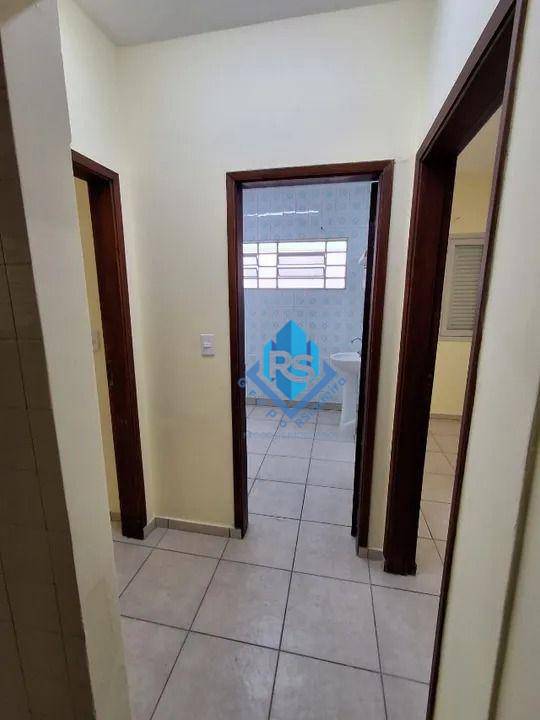 Casa para alugar com 2 quartos, 50m² - Foto 4